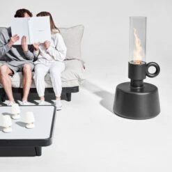 Lampe Fatboy Flamtastique - Anthracite 22 Lampe Fatboy Flamtastique - Anthracite -Jardin Meubles Magasin 104683 lampe huile fatboy flamtastique anthracite personne ambiance couple