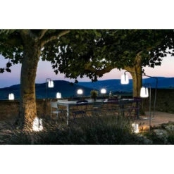 Lampe Nomade FERMOB Balad H 38 Cm - Carbone -Jardin Meubles Magasin lampe balad 38 carbone ambiance terrasse 2 min